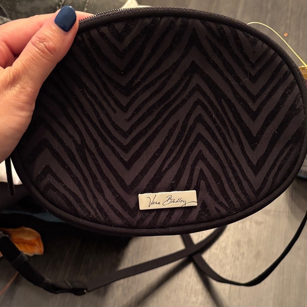 Vera Bradley Classic Crossbody Black Zebra Flock Oval Bag - Picture 1 of 12